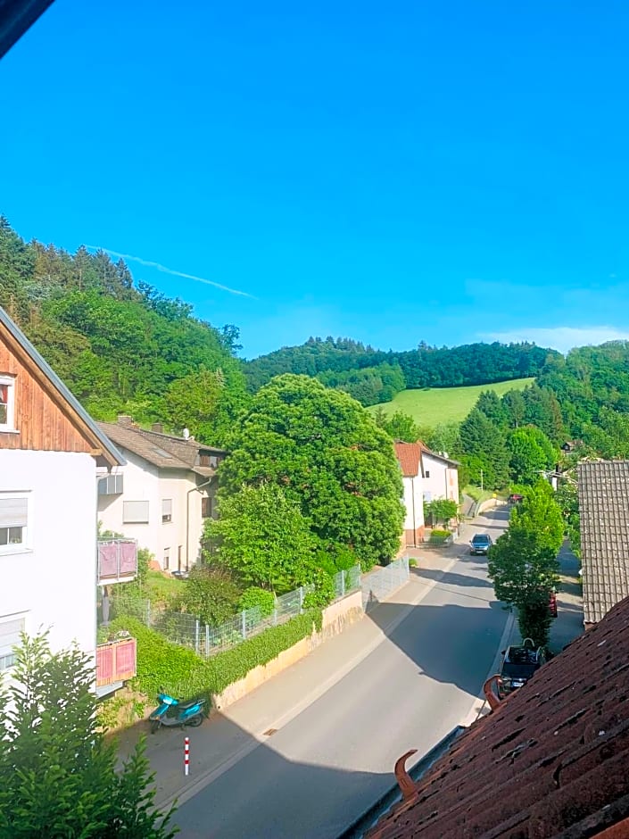 Wellness am Wald Wellness Behandlungen & Frühstück Auszeit im Odenwald