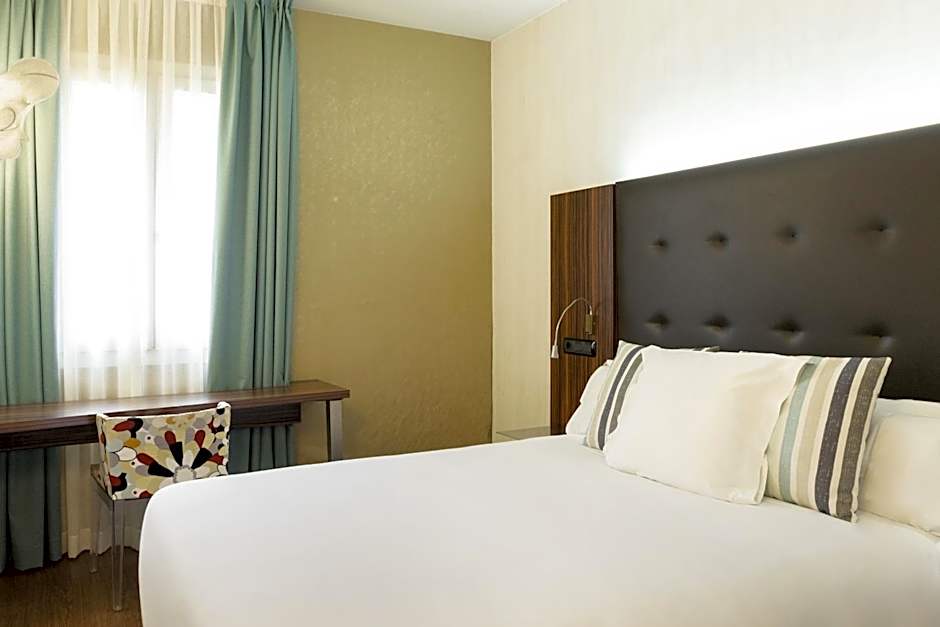 Petit Palace Tamarises