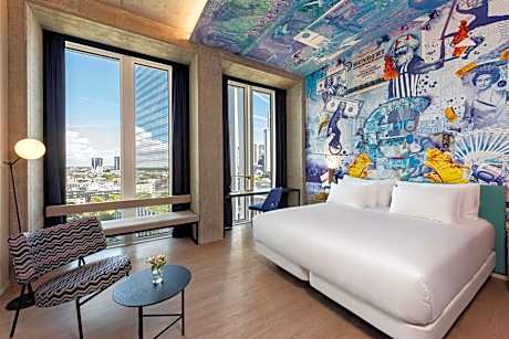 nhow Premium Room - Upper Floor Club + VIP Lounge