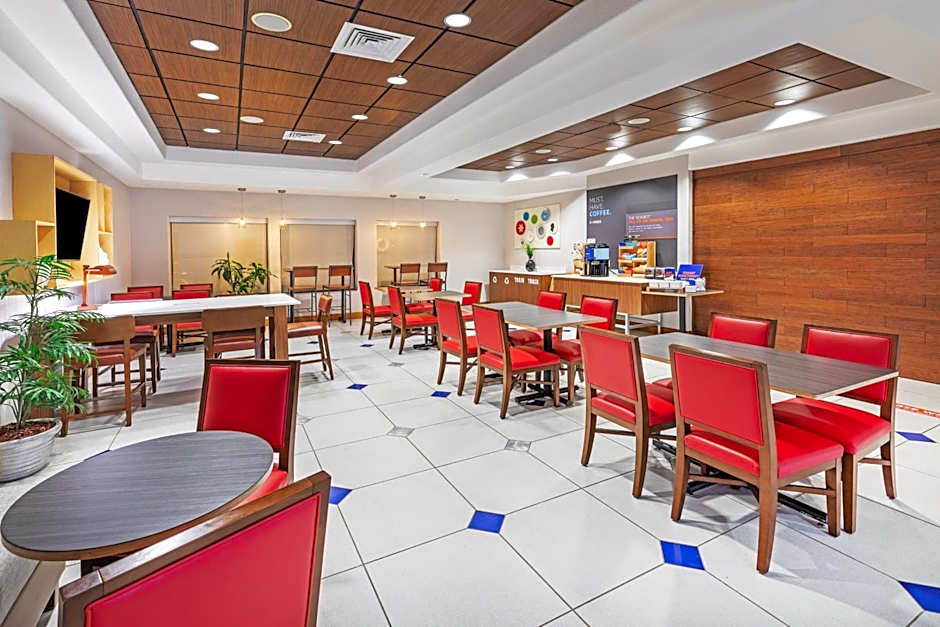 Holiday Inn Express Hotel & Suites Hutto By IHG