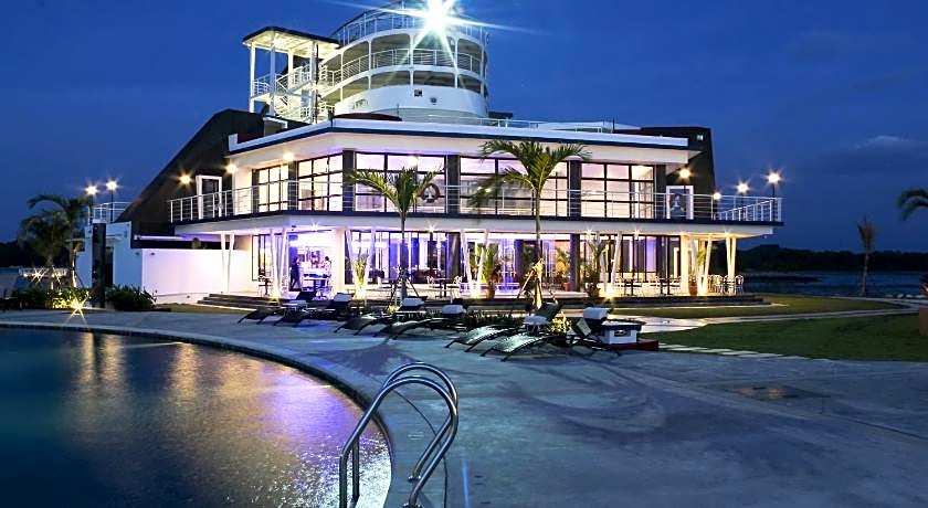 Doulos Phos The Ship Hotel