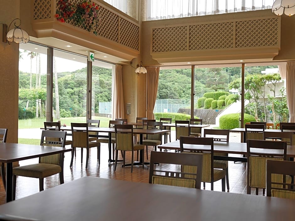 Wisterian Life Club Toba