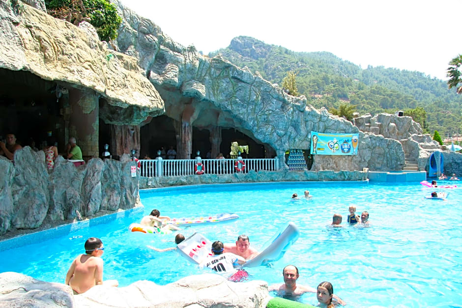 Grand Aquarium Apart