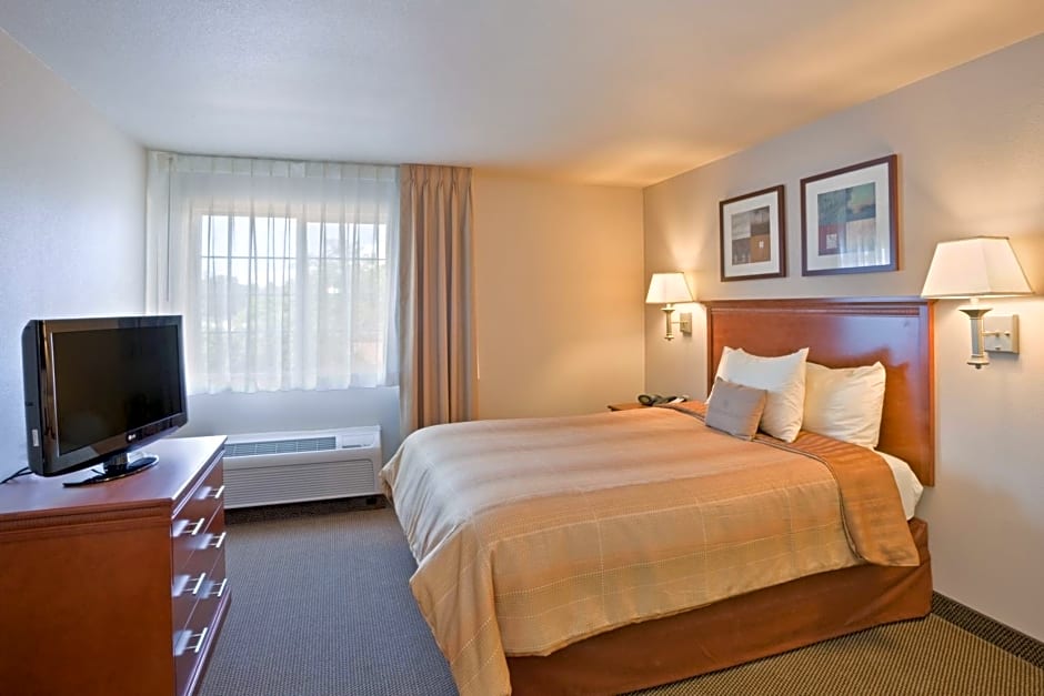 Candlewood Suites Lakewood – Lakewood, WA