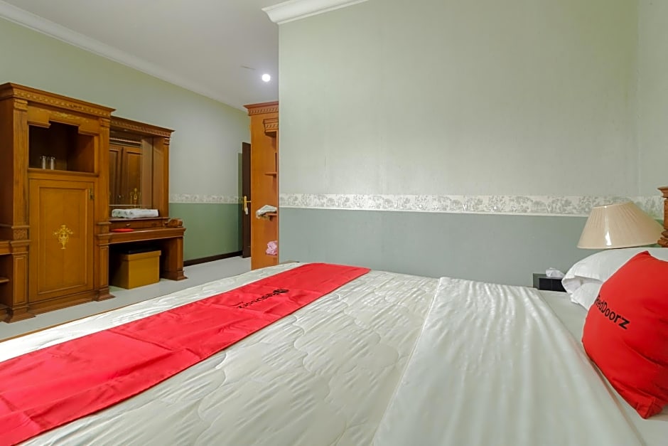 RedDoorz Syariah @ Cipanas