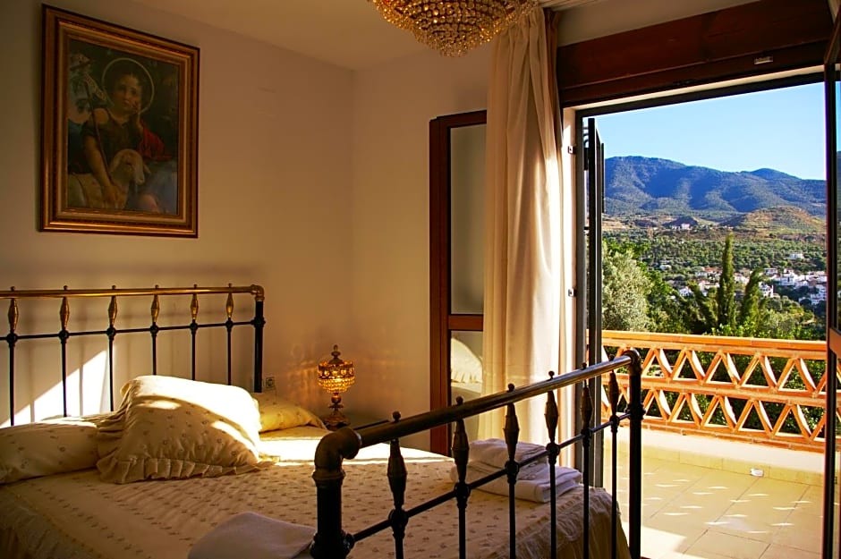 Hostal y Apartamento Rural Los Naranjos