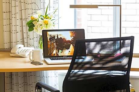 King Studio with Sofa Bed