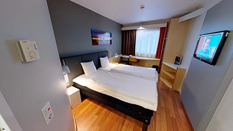 Room with twin beds, new sleep-easy concept
