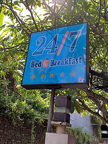 24/7 Bed & Breakfast