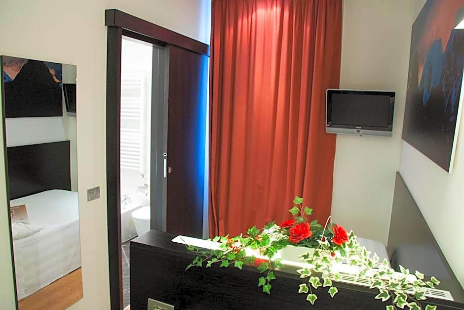 Card International Hotel