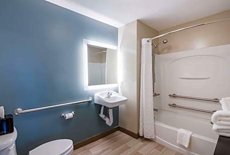 Queen Room with Two Queen Beds - Accessible/Non Smoking