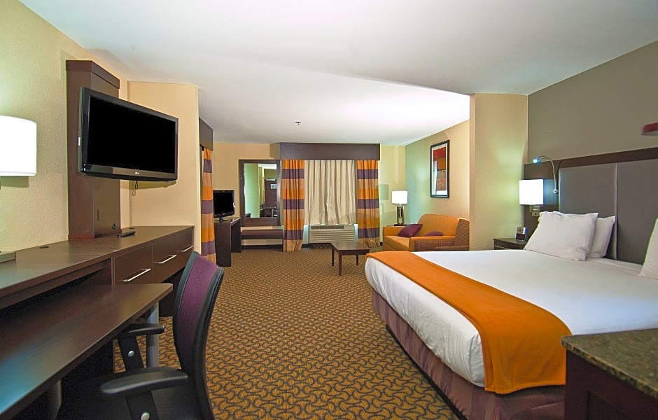 Holiday Inn Express & Suites Jackson/Pearl International Airport By IHG