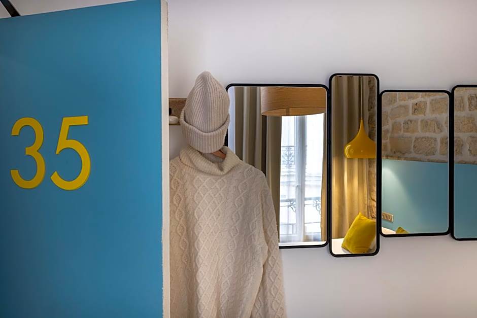 Le Regent Montmartre by Hiphophostels