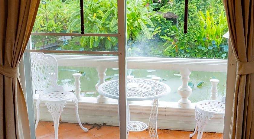 Ayutthaya Garden River Home