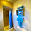 Bluebird Day Inn & Suites