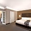 La Quinta Inn & Suites by Wyndham Beaumont West