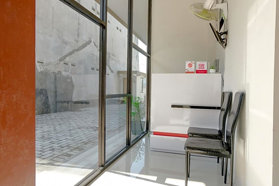 OYO 2798 Semeru Residence Syariah