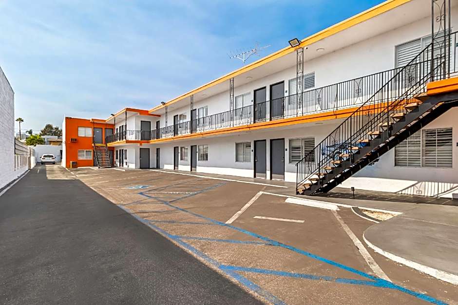 Rodeway Inn & Suites North Hollywood Burbank Airport - Universal Area