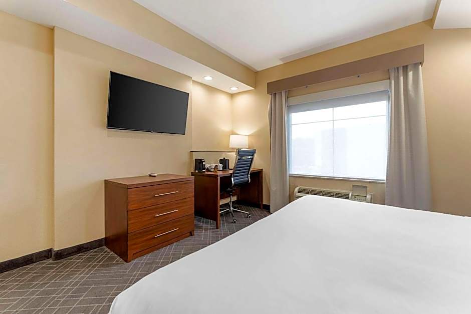 Comfort Suites Monaca