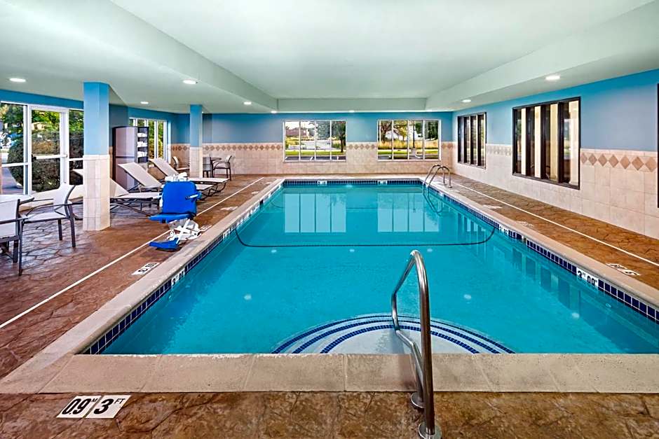 Holiday Inn Express Hotel & Suites Chicago South Lansing By IHG