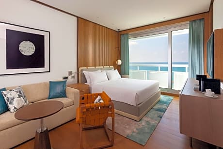Deluxe Queen Room with Balcony - Seafront