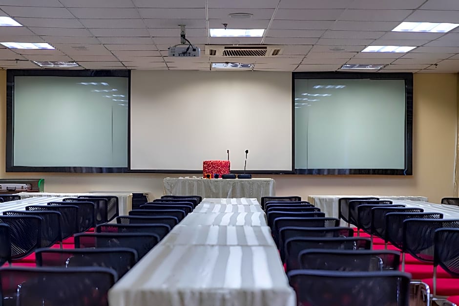 Borrman Hotel Mianyang Fucheng District High-speed Railway Station