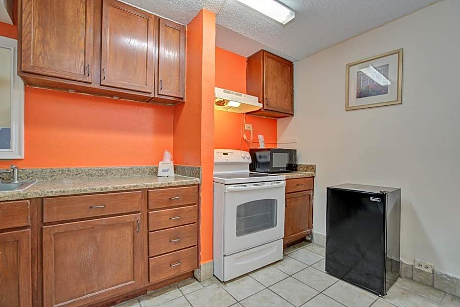 Americas Best Value Inn - Laredo