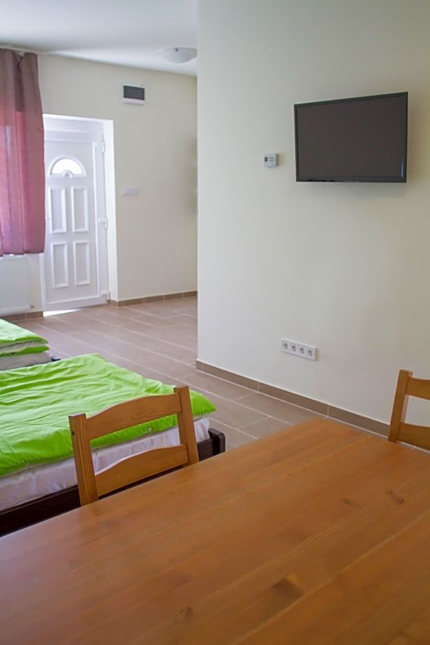 Microstore Airport Panzió