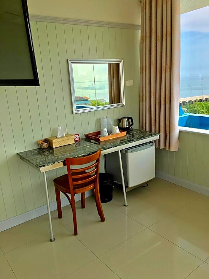PierView Rooms