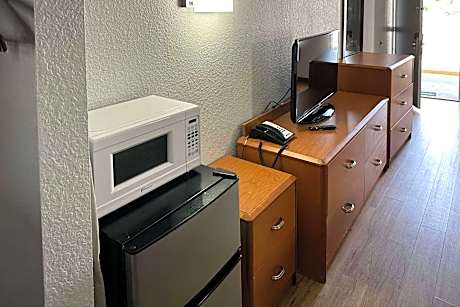 2 Double Beds, Smoking