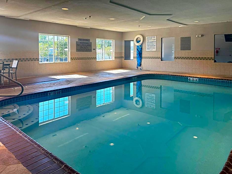 Country Inn & Suites by Radisson, Valparaiso, IN