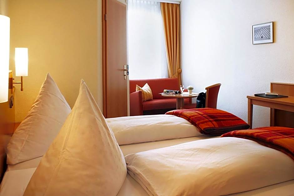 Hotel Rose Heidelberg inklusive Frühstück, Saunanutzung und Parkplätze nach Verfügbarkeit