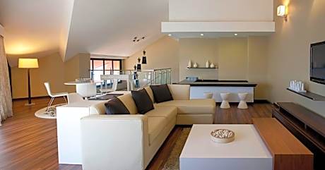 Standard Suite - Non-Smoking