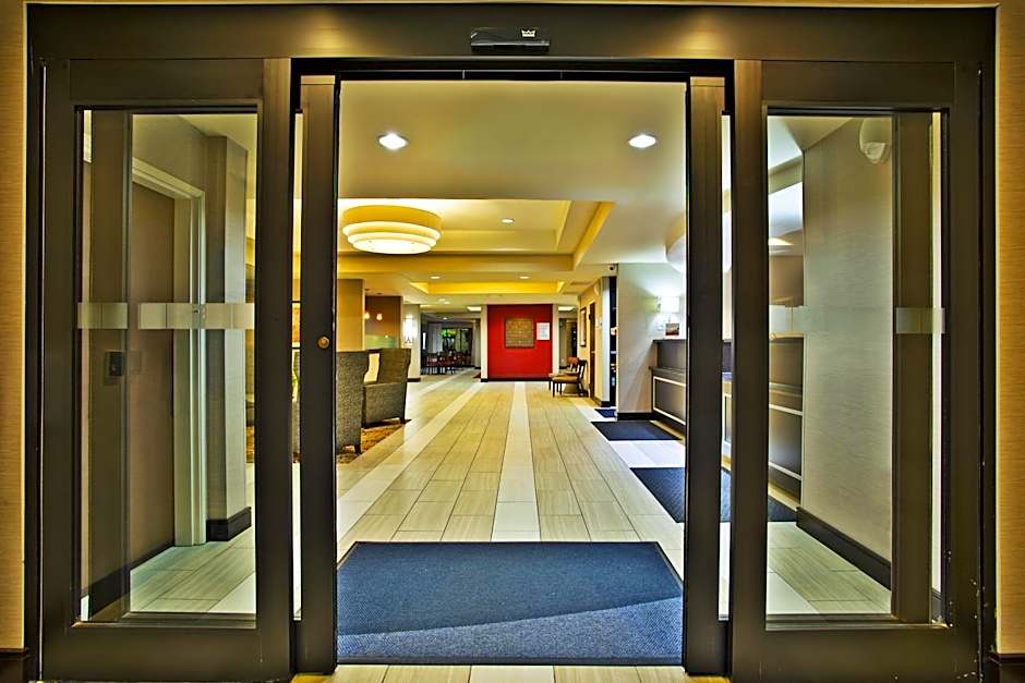 Holiday Inn Express & Suites Springfield By IHG