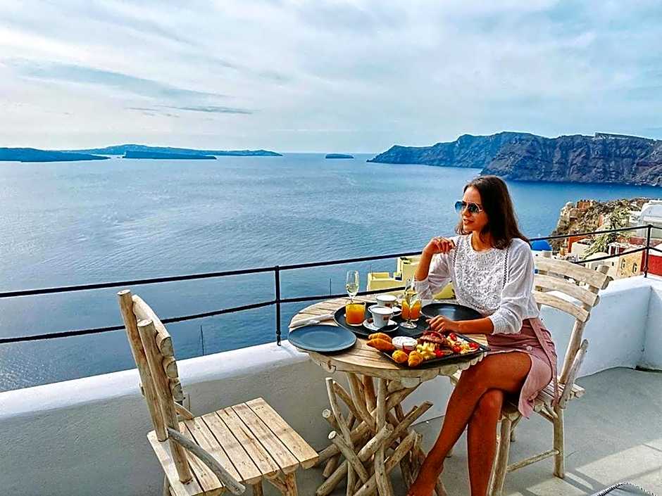 Kaleidoscope Oia Suites