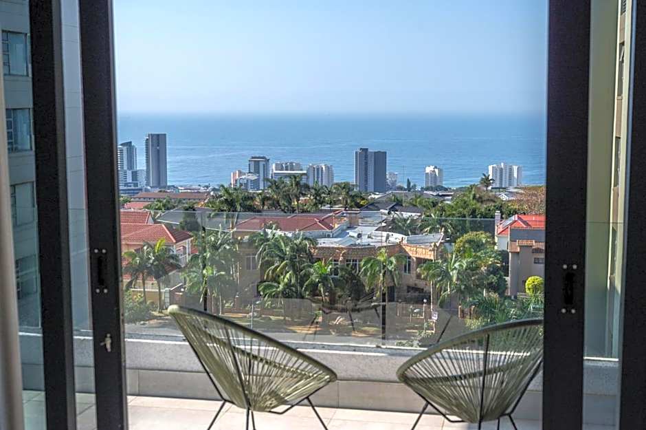 Luxury Bellagio 302 with Sea Views and Inverter