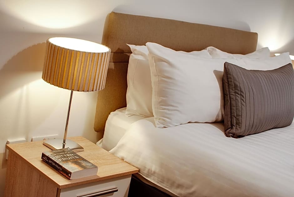 Base Serviced Apartments - Cumberland Street