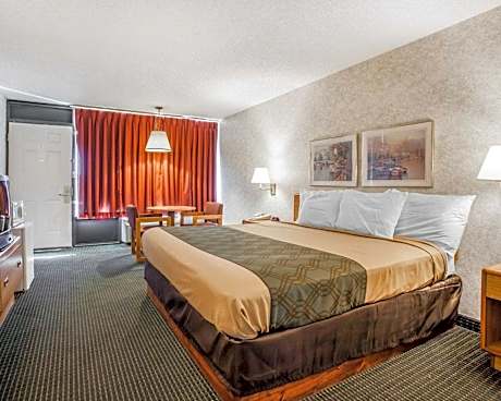 Standard with 1 King Bed