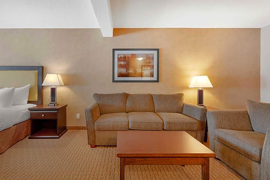 Best Western Plus Emerald Isle Hotel