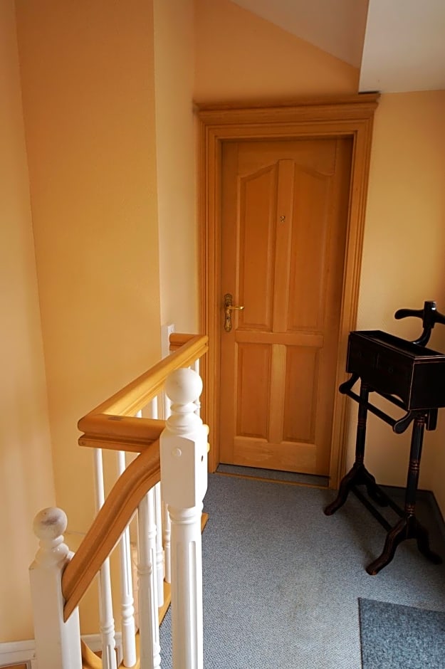 Yacht- , und Reisemobilhafen "Historisches Fährhaus" Wendenschloss