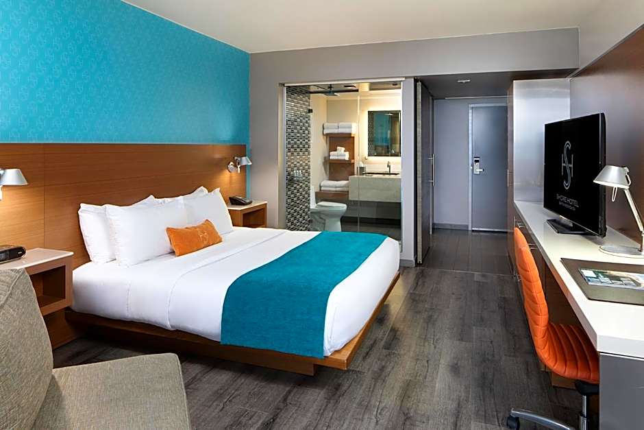 Shore Hotel