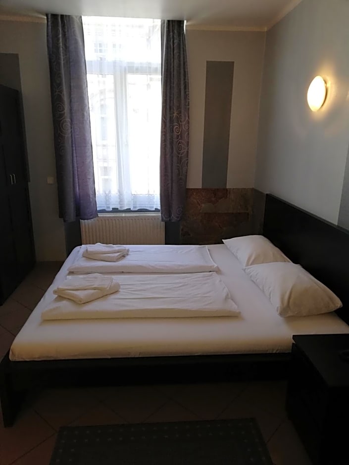 Angel Hotel