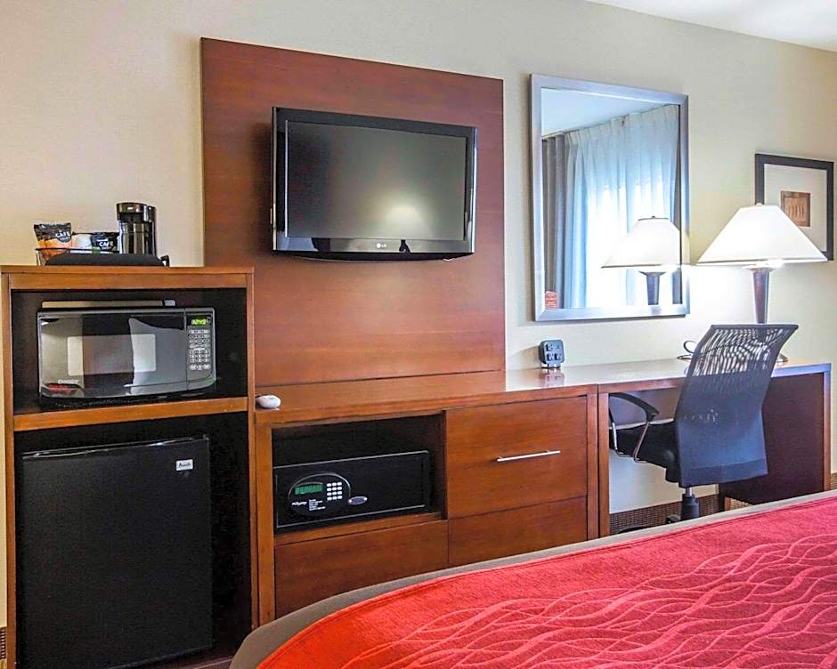 Comfort Inn and Suites adj to Akwesasne Mohawk Casino