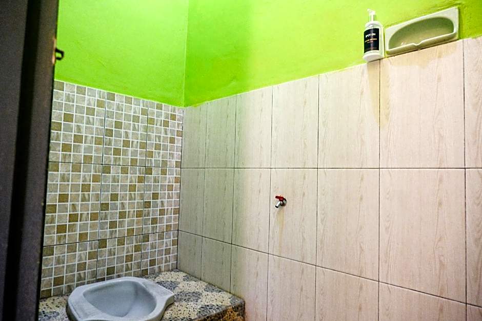 OYO 1773 Ilyasa Family