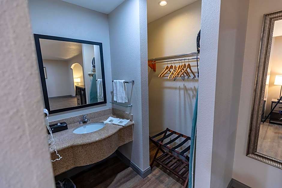 Red Roof Inn & Suites Irving - DFW Airport South