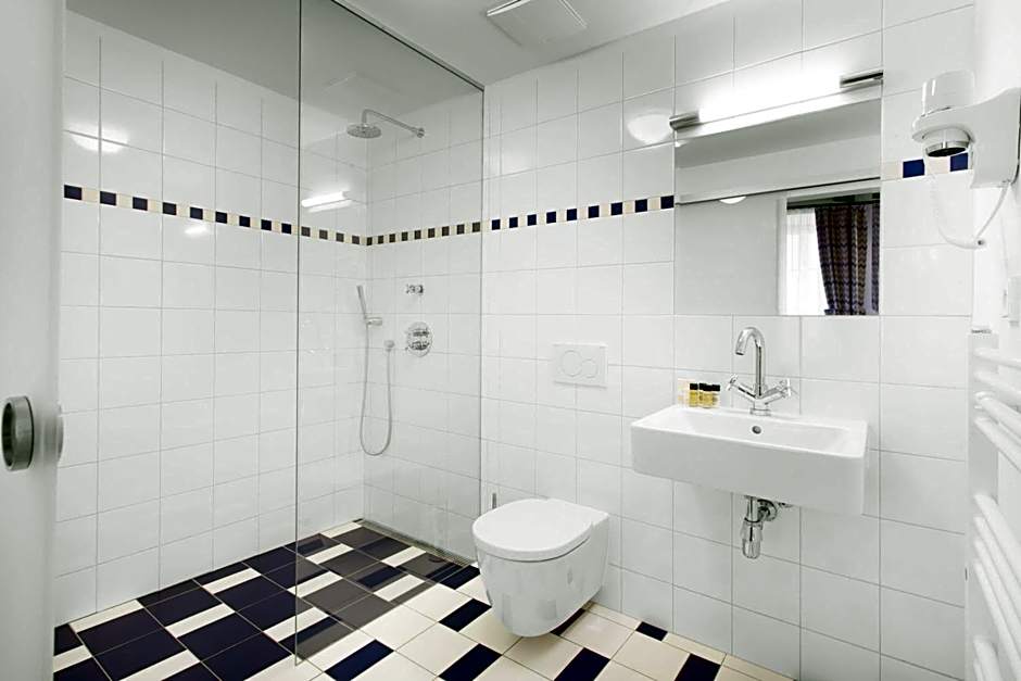 Hotel At the White Lily