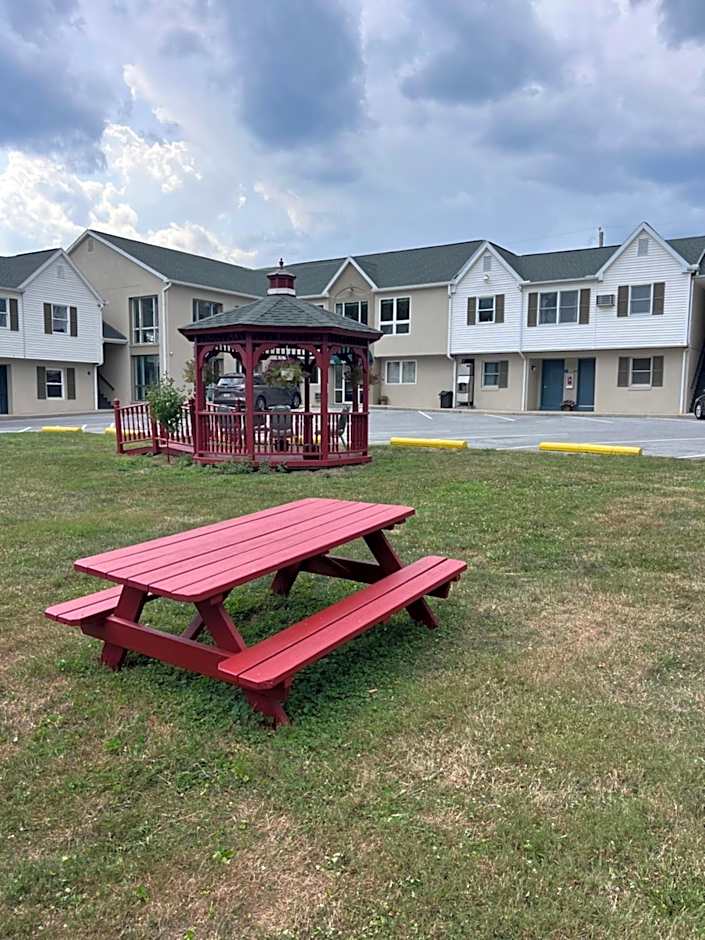 Rodeway Inn & Suites