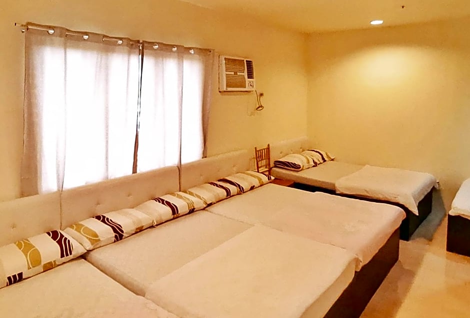 RedDoorz @ Jackie’s Hotel & Restaurant