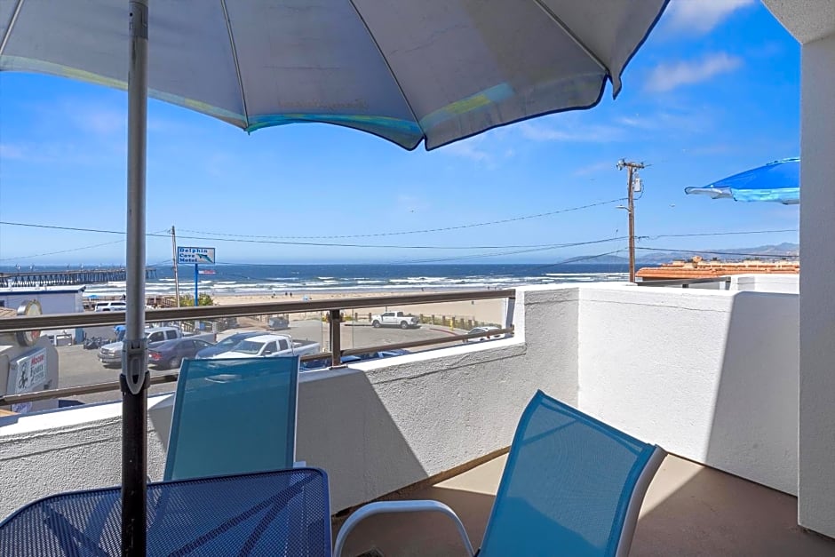 Beach House Inn & Suites