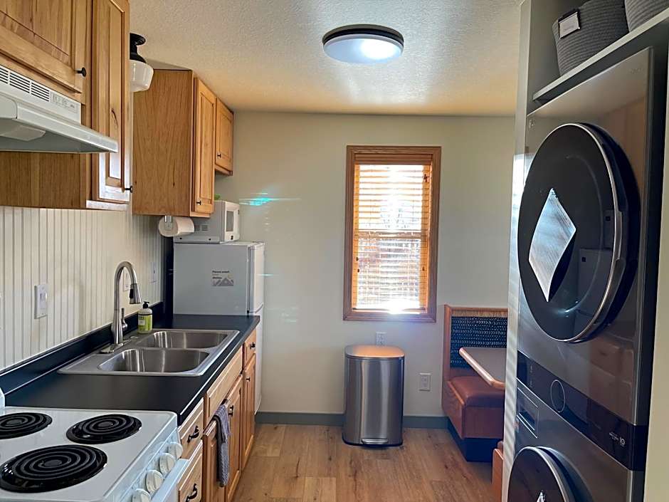 Pinedale Cozy Cabins